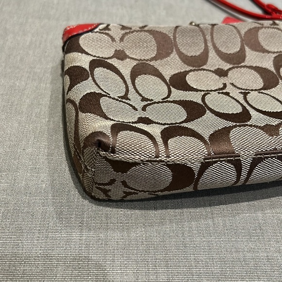 Coach Wristlet - Picture 5 of 8